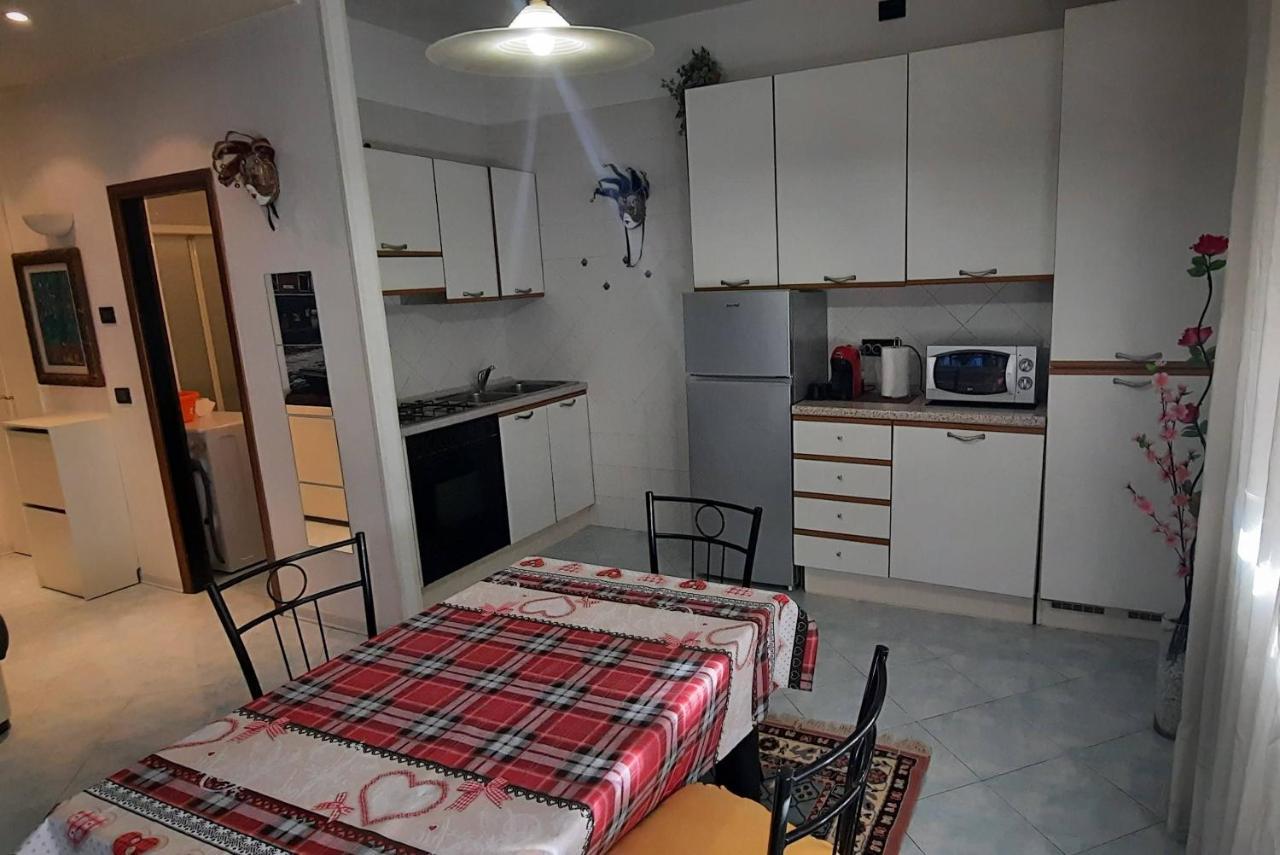 Ferienwohnung Zsuzsa Lak Mestre Exterior foto